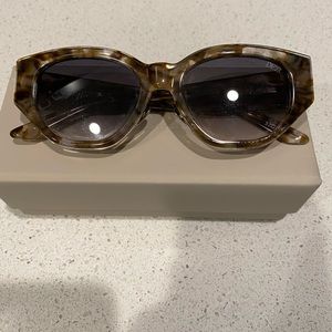 Dezi Sunglasses - Charge It